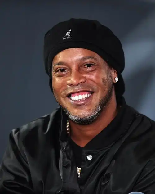 他以卓越的 他以卓越的